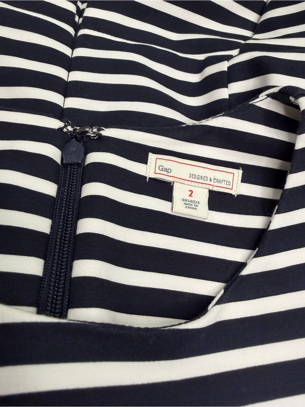GAP Navy and White Striped Fit & Flare Dress Size 2 - Picture 5 of 9
